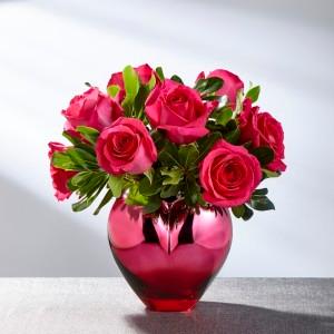 FTD Hold Me In Your Heart Rose Bouquet – The Love Bug Flowers, Timmins ON