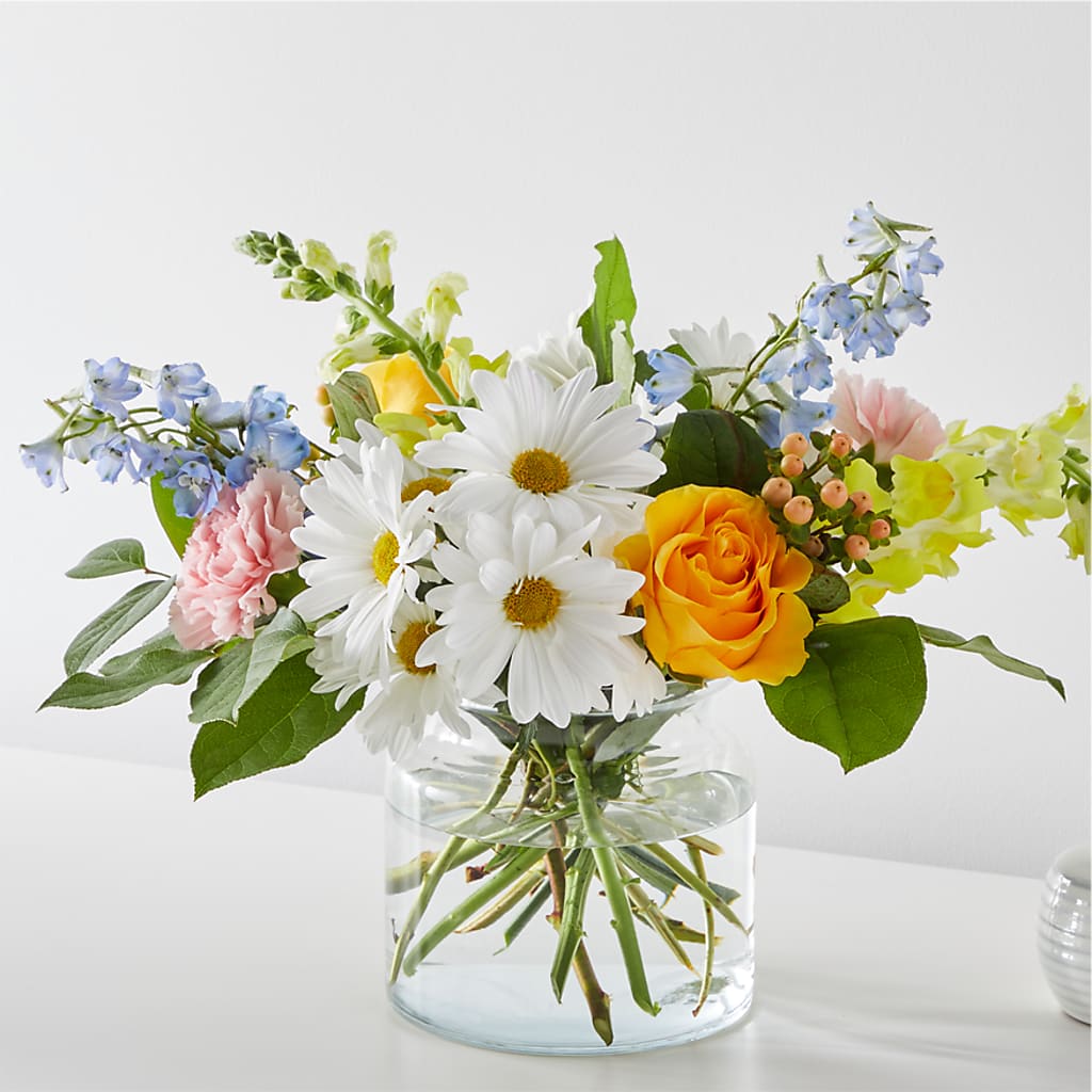 Sun Salutation Bouquet – The Love Bug Flowers, Timmins ON