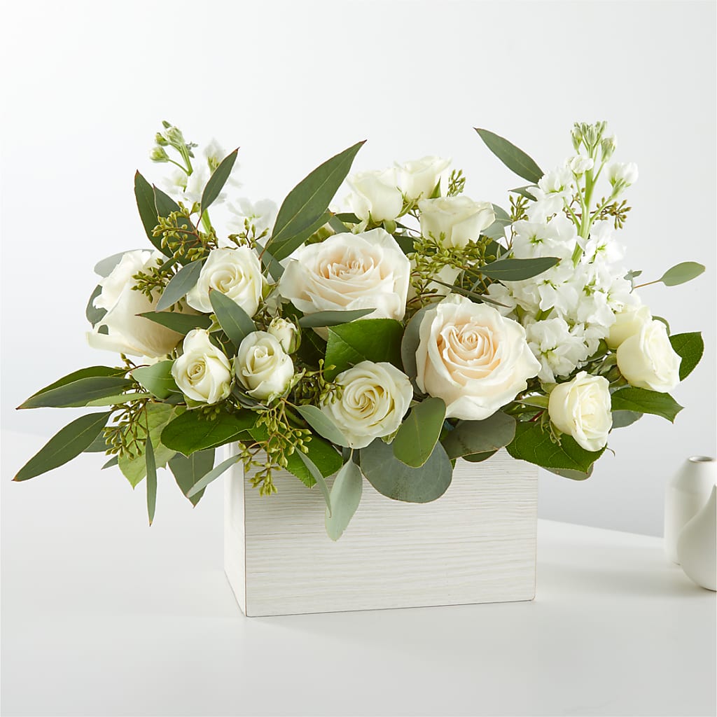 Fresh Linen Box Bouquet – The Love Bug Flowers, Timmins ON