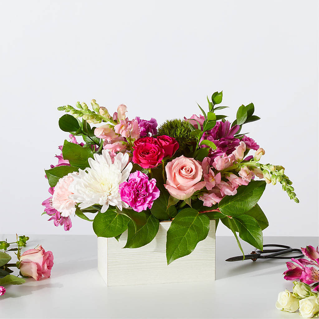 Sweetberry Box – A Florist Original – The Love Bug Flowers, Timmins ON