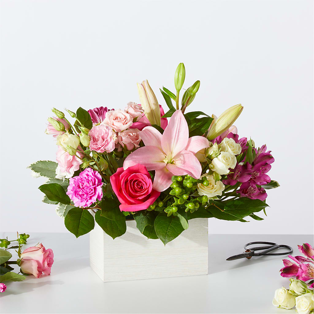 Sweetberry Box – A Florist Original – The Love Bug Flowers, Timmins ON