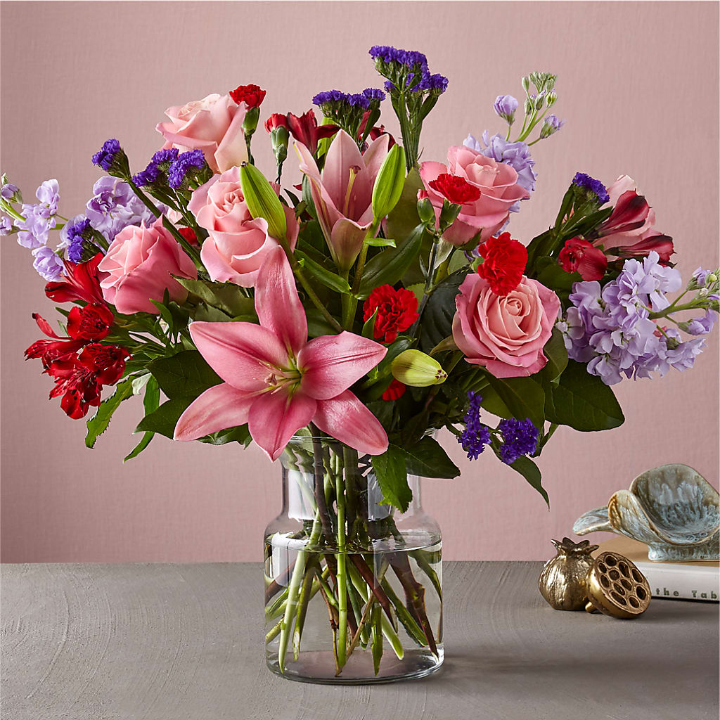 Romantique Bouquet – The Love Bug Flowers, Timmins ON