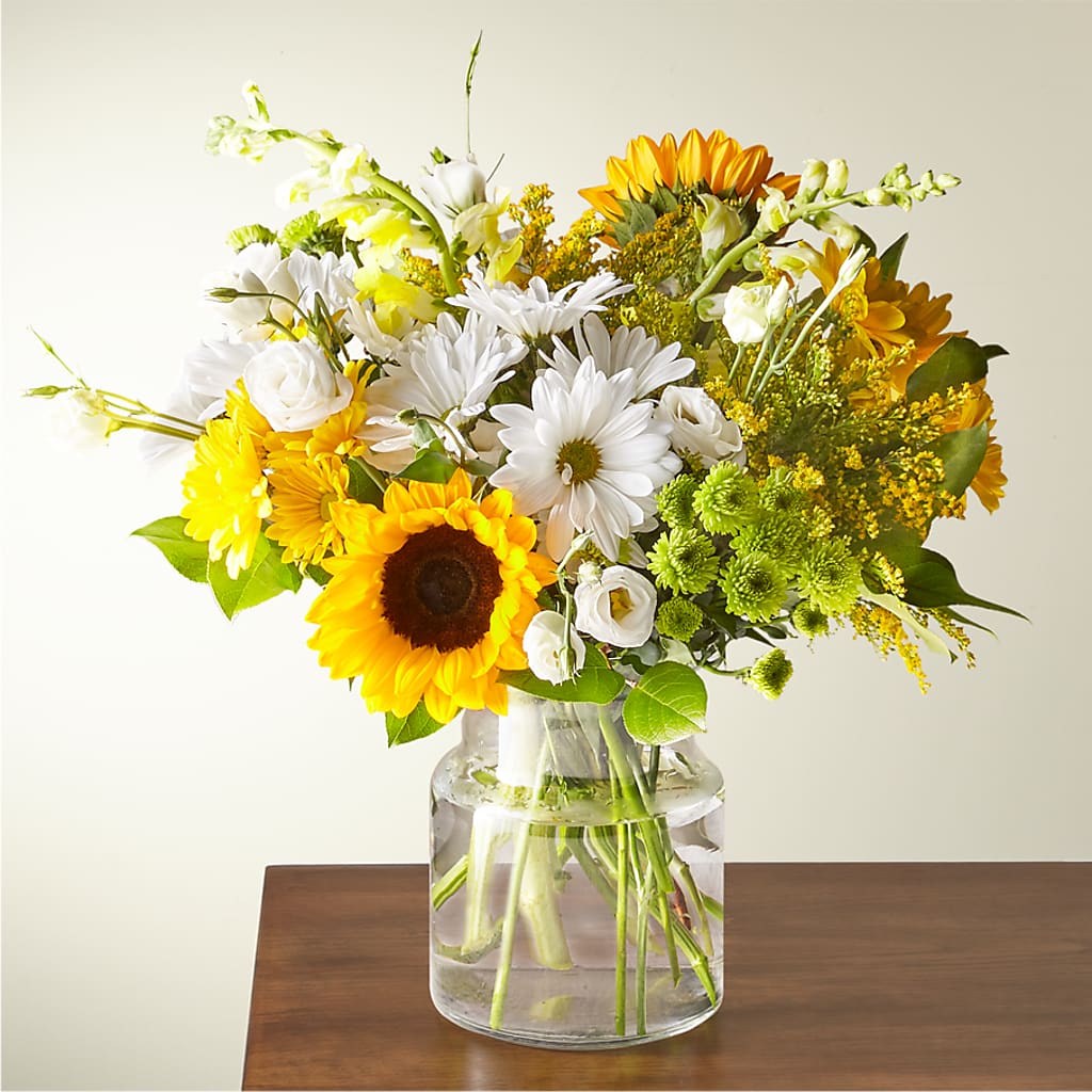 Hello Sunshine Bouquet – The Love Bug Flowers, Timmins ON