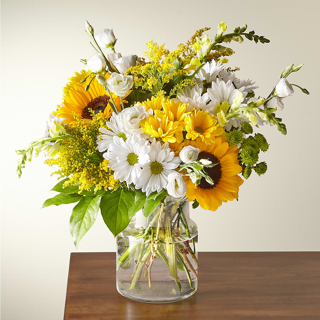 Hello Sunshine Bouquet – The Love Bug Flowers, Timmins ON