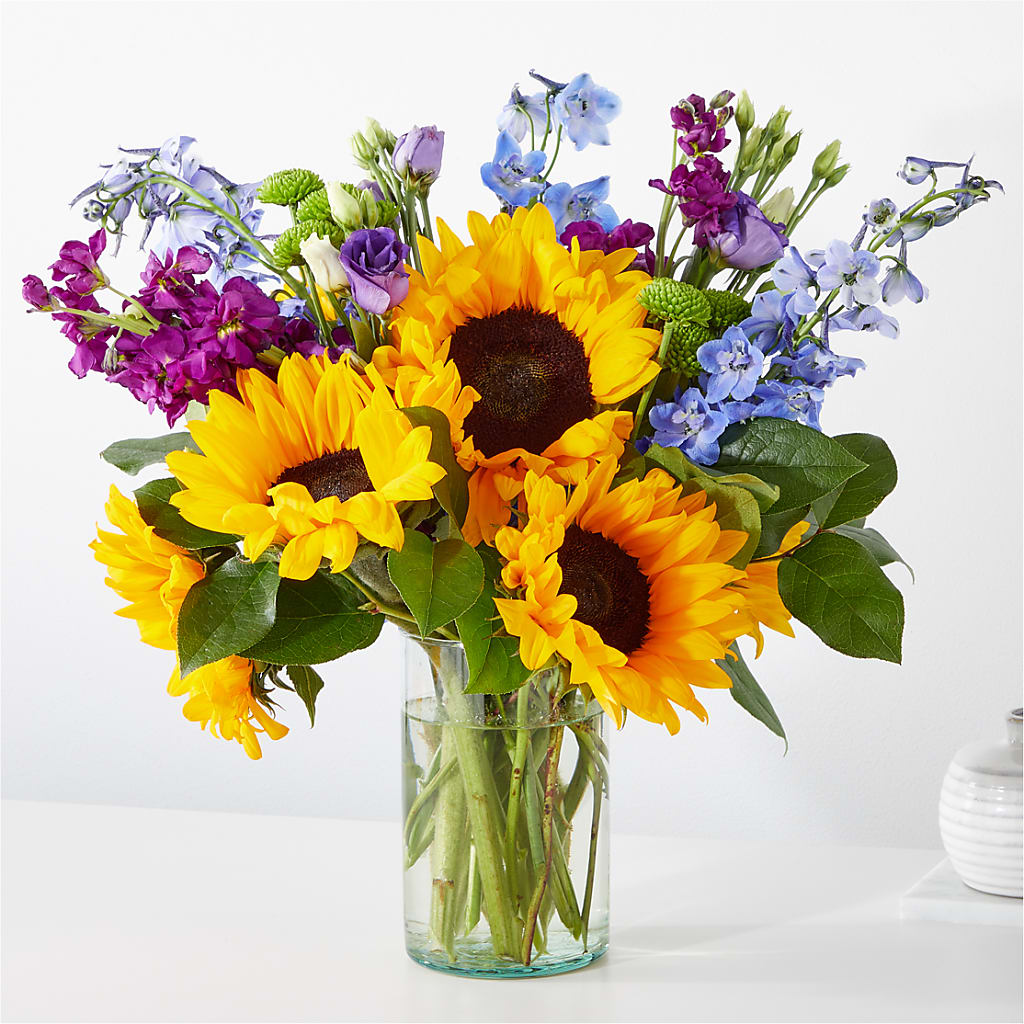 Catching Rays Bouquet – The Love Bug Flowers, Timmins ON