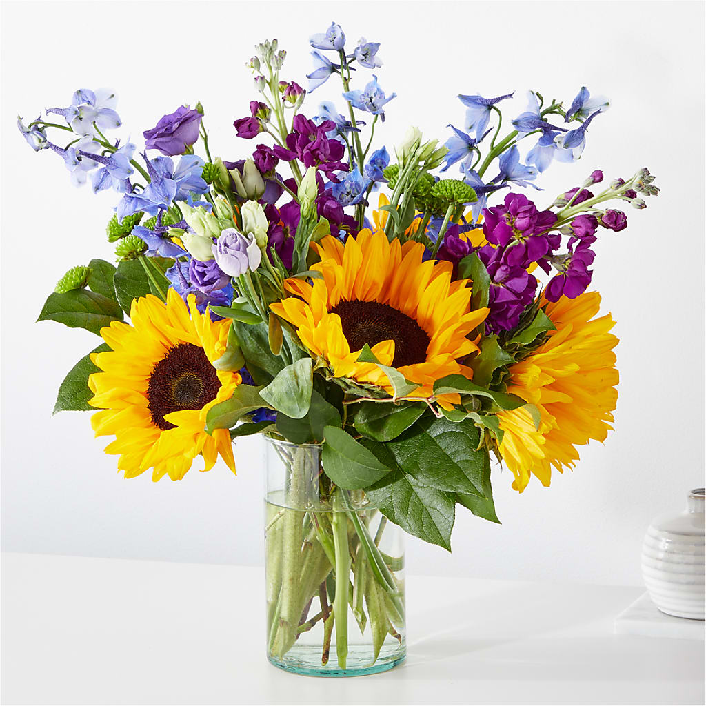 Catching Rays Bouquet – The Love Bug Flowers, Timmins ON
