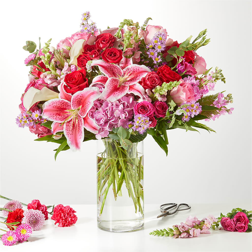 Swooning Over You - A Luxury Florist Original – The Love Bug Flowers, Timmins ON
