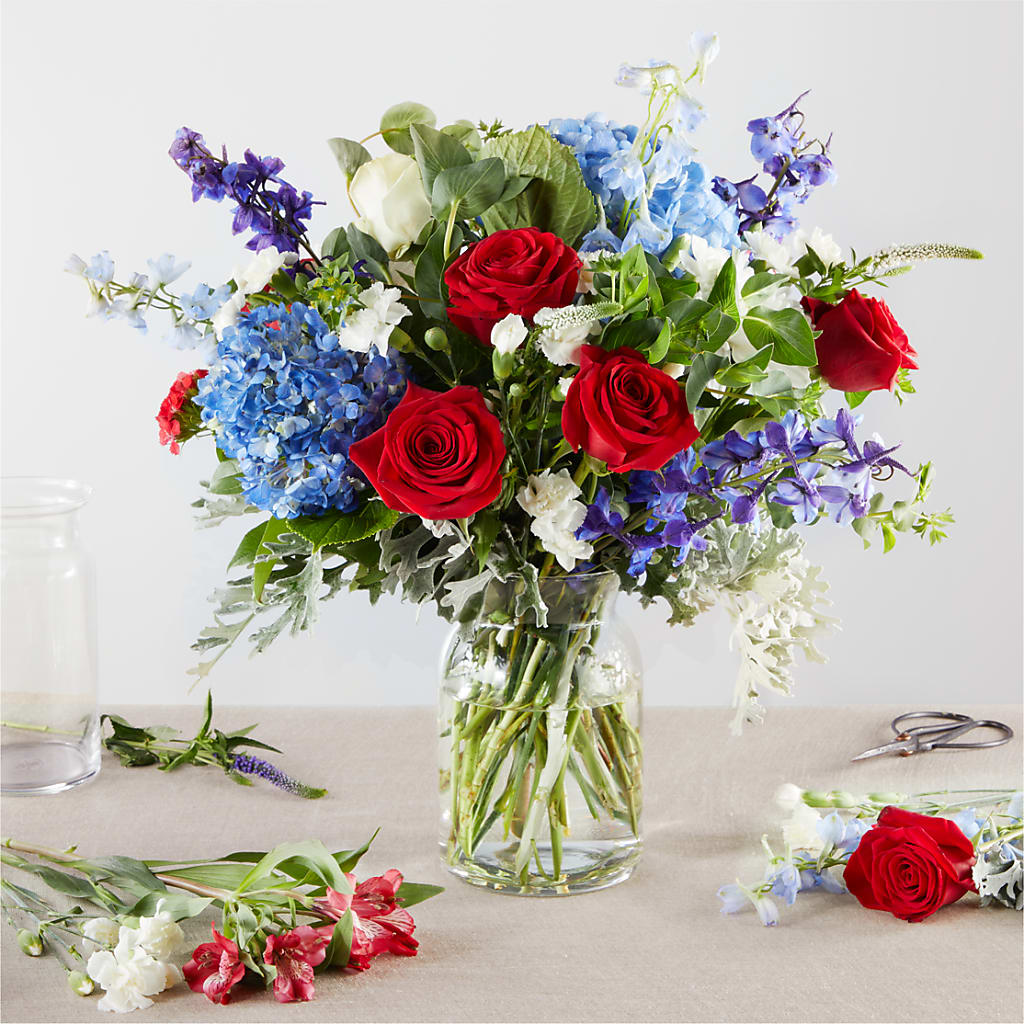 Star Spangled - A Florist Original – The Love Bug Flowers, Timmins ON