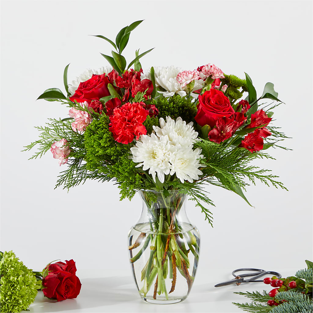 Merry Moment Bouquet – A Florist Original – The Love Bug Flowers, Timmins ON