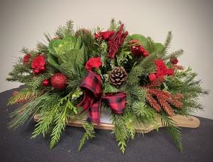 Florist Design Centerpiece – The Love Bug Flowers, Timmins ON