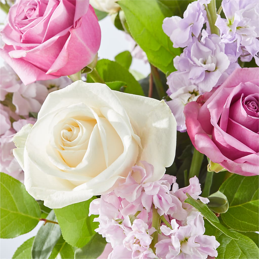 Springtime Spritz Bouquet – The Love Bug Flowers, Timmins ON