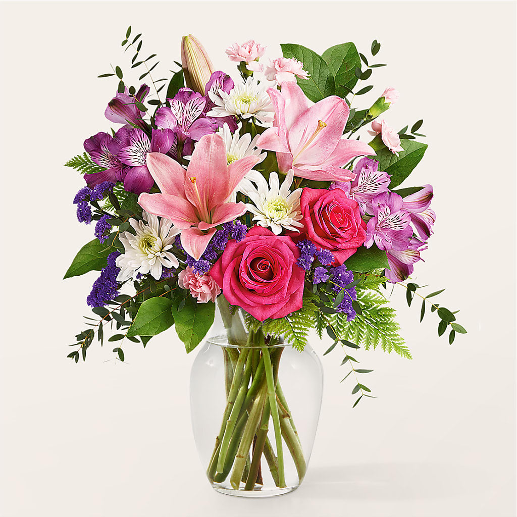 Lace & Pearls Bouquet – The Love Bug Flowers, Timmins ON