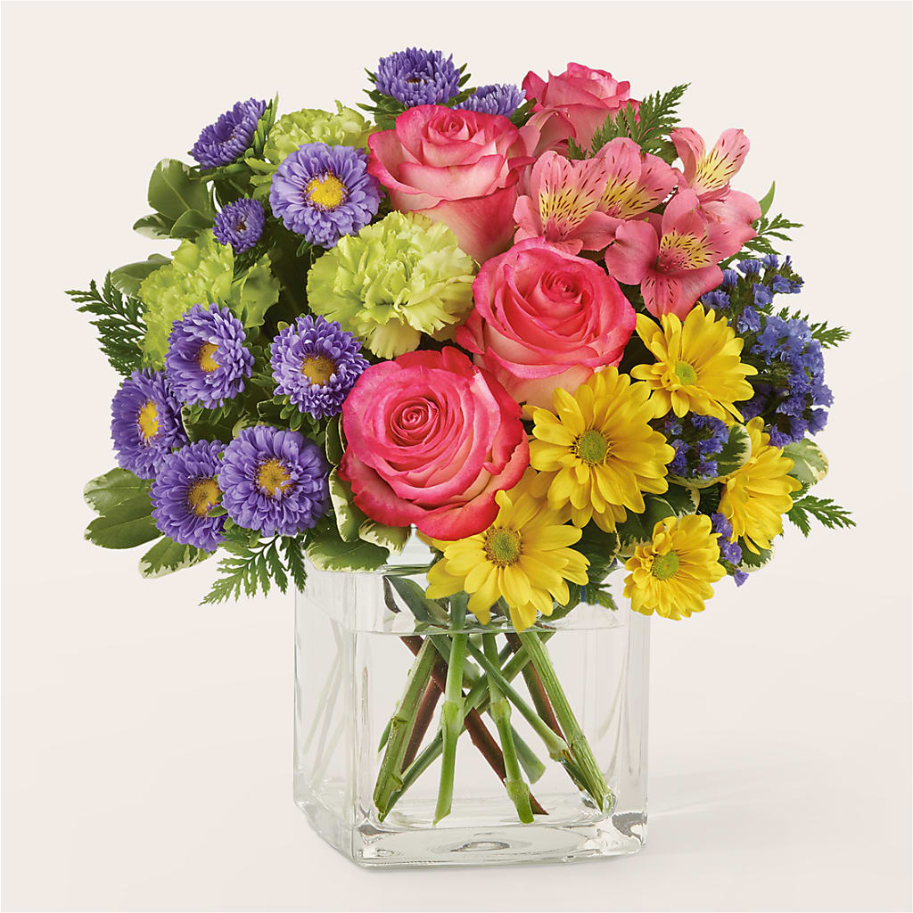Candy Jar Bouquet – The Love Bug Flowers, Timmins ON
