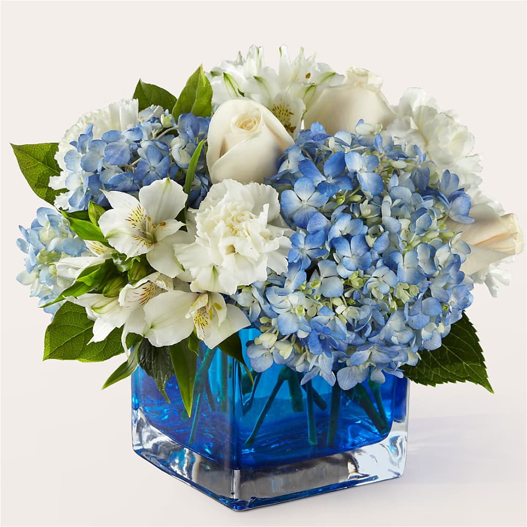 Soothing Waters Bouquet – The Love Bug Flowers, Timmins ON