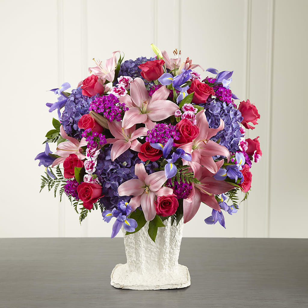 We Fondly Remember Arrangement – The Love Bug Flowers, Timmins ON