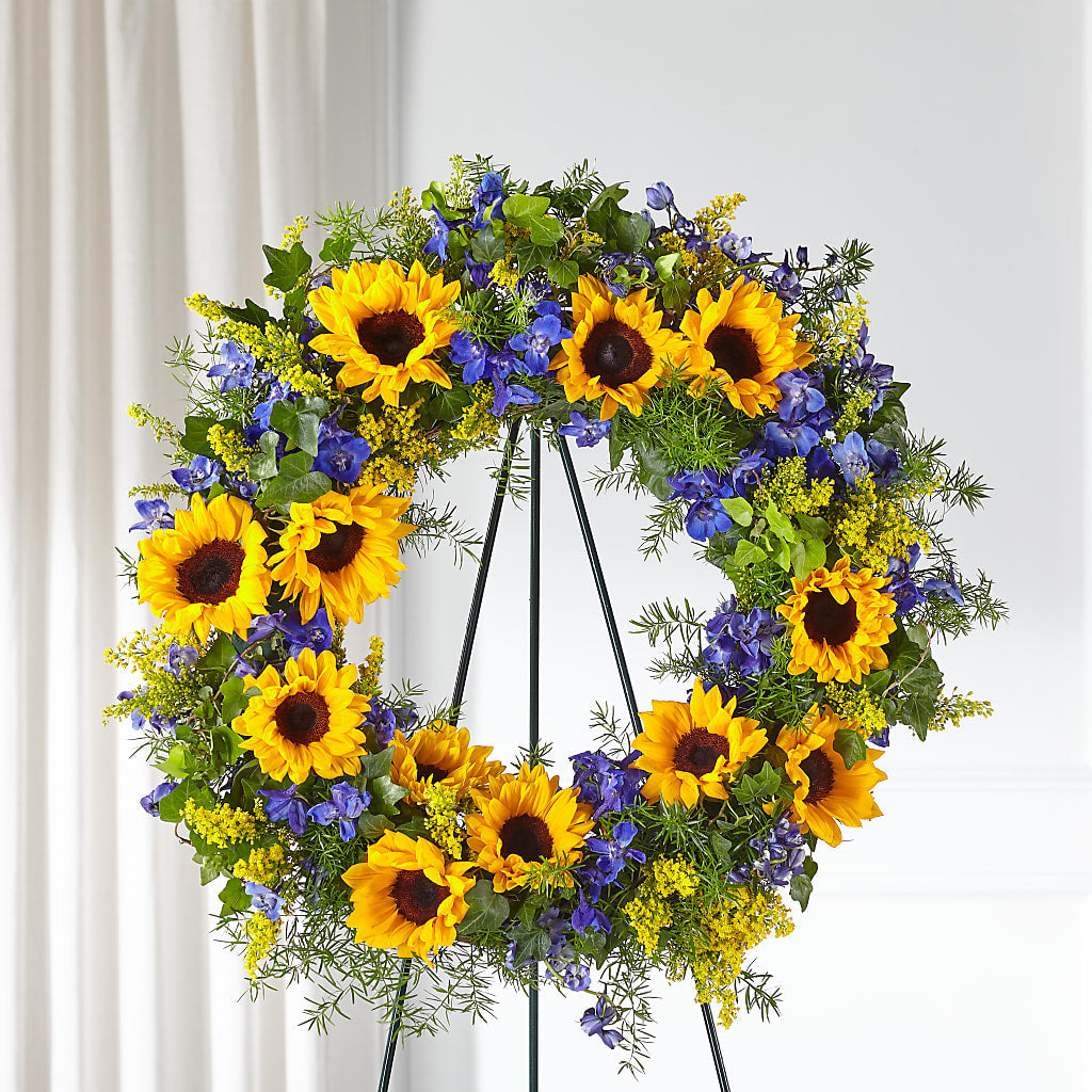 Bright Rays Wreath – The Love Bug Flowers, Timmins ON