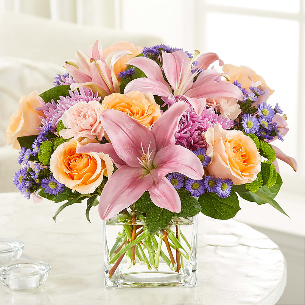Delicate Details Bouquet – The Love Bug Flowers, Timmins ON