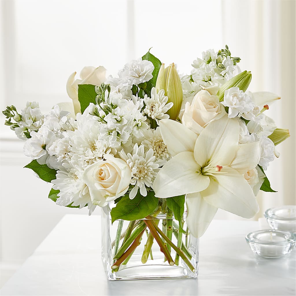 Gentle Breeze Bouquet – The Love Bug Flowers, Timmins ON