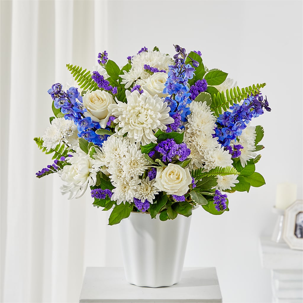 Hold Dear Tabletop Basket – The Love Bug Flowers, Timmins ON