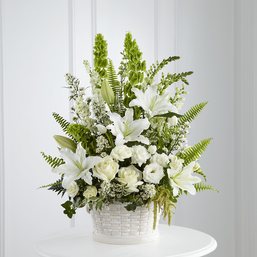 In Our Thoughts Arrangement – The Love Bug Flowers, Timmins ON