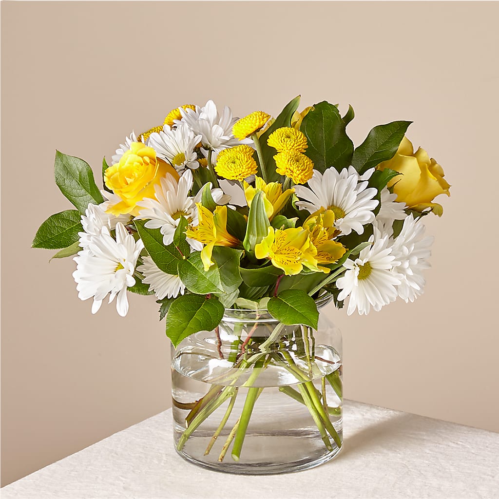 Sunny Sentiments Bouquet – The Love Bug Flowers, Timmins ON