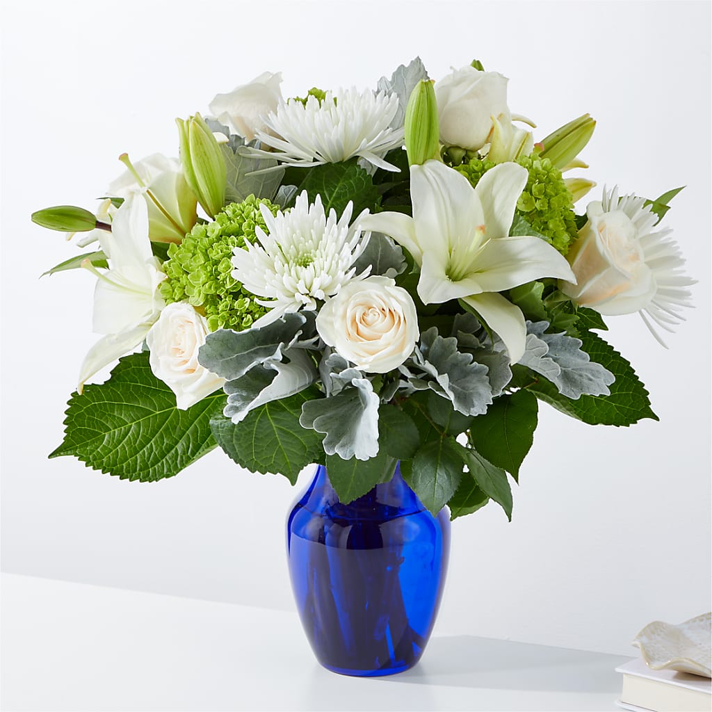 Snowy Dreams Bouquet – The Love Bug Flowers, Timmins ON