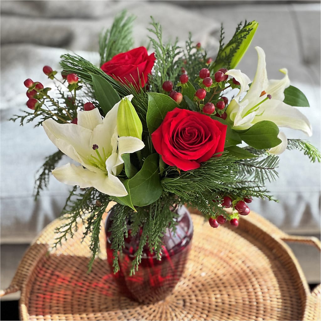 Evergreen Delight Bouquet – The Love Bug Flowers, Timmins ON