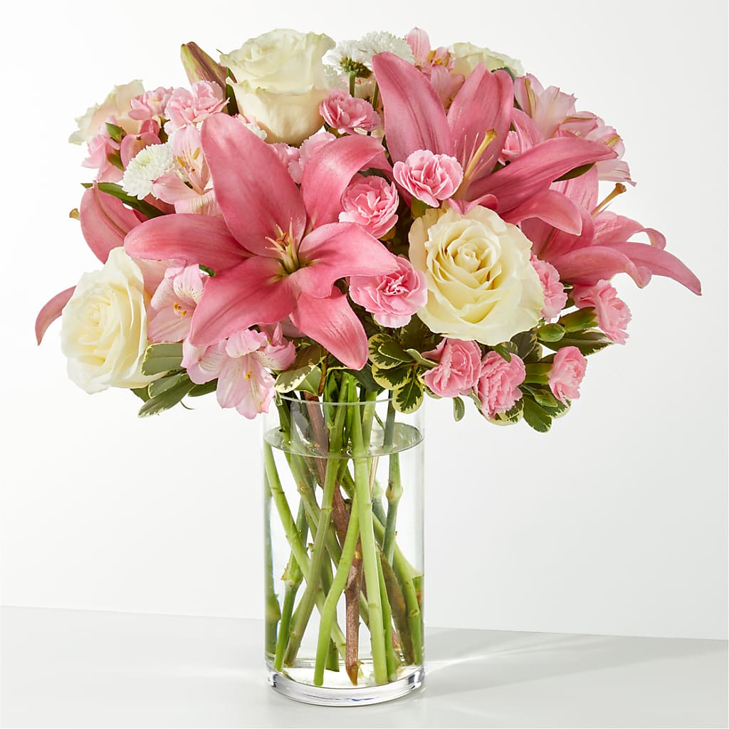 Piece of Cake Bouquet – The Love Bug Flowers, Timmins ON