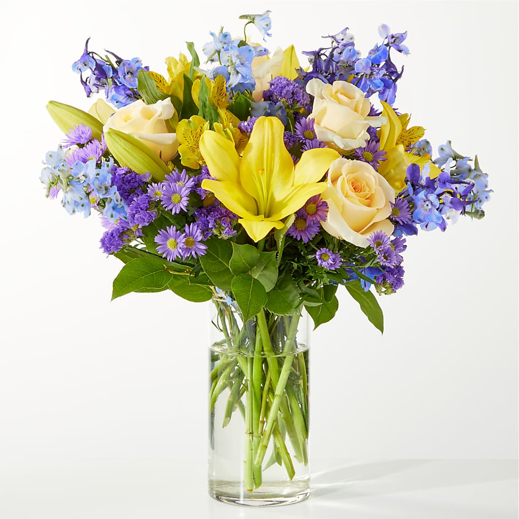 Limoncello Bouquet – The Love Bug Flowers, Timmins ON