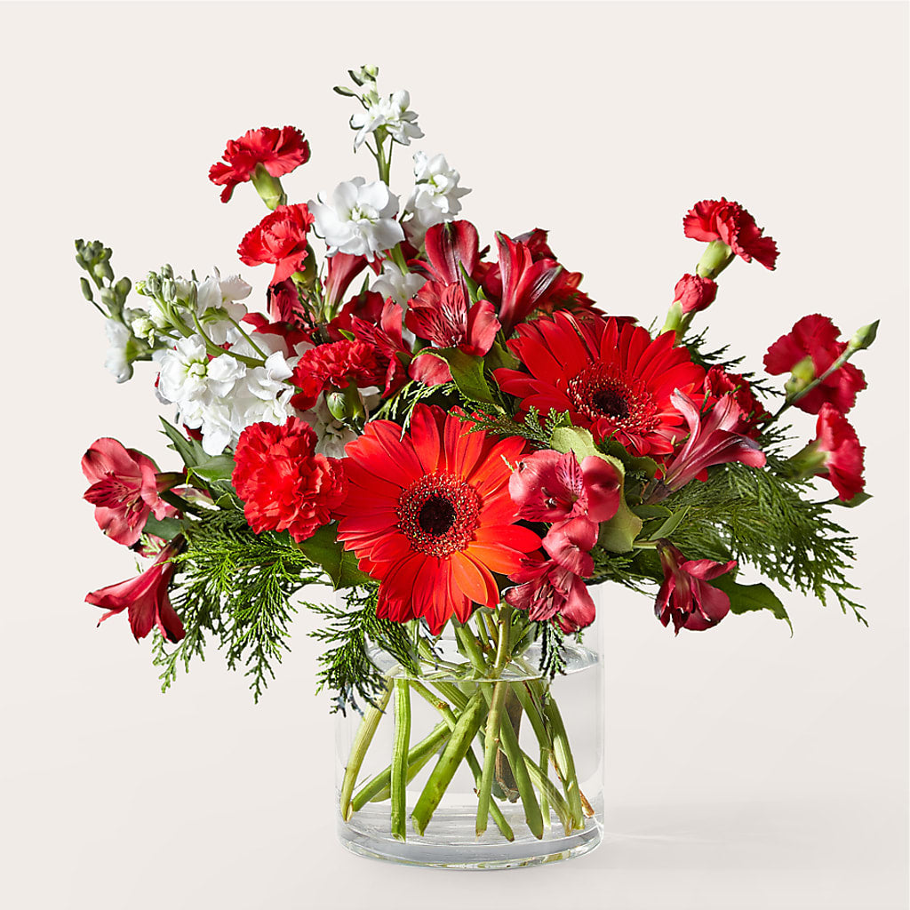 Holidaisy Bouquet – The Love Bug Flowers, Timmins ON