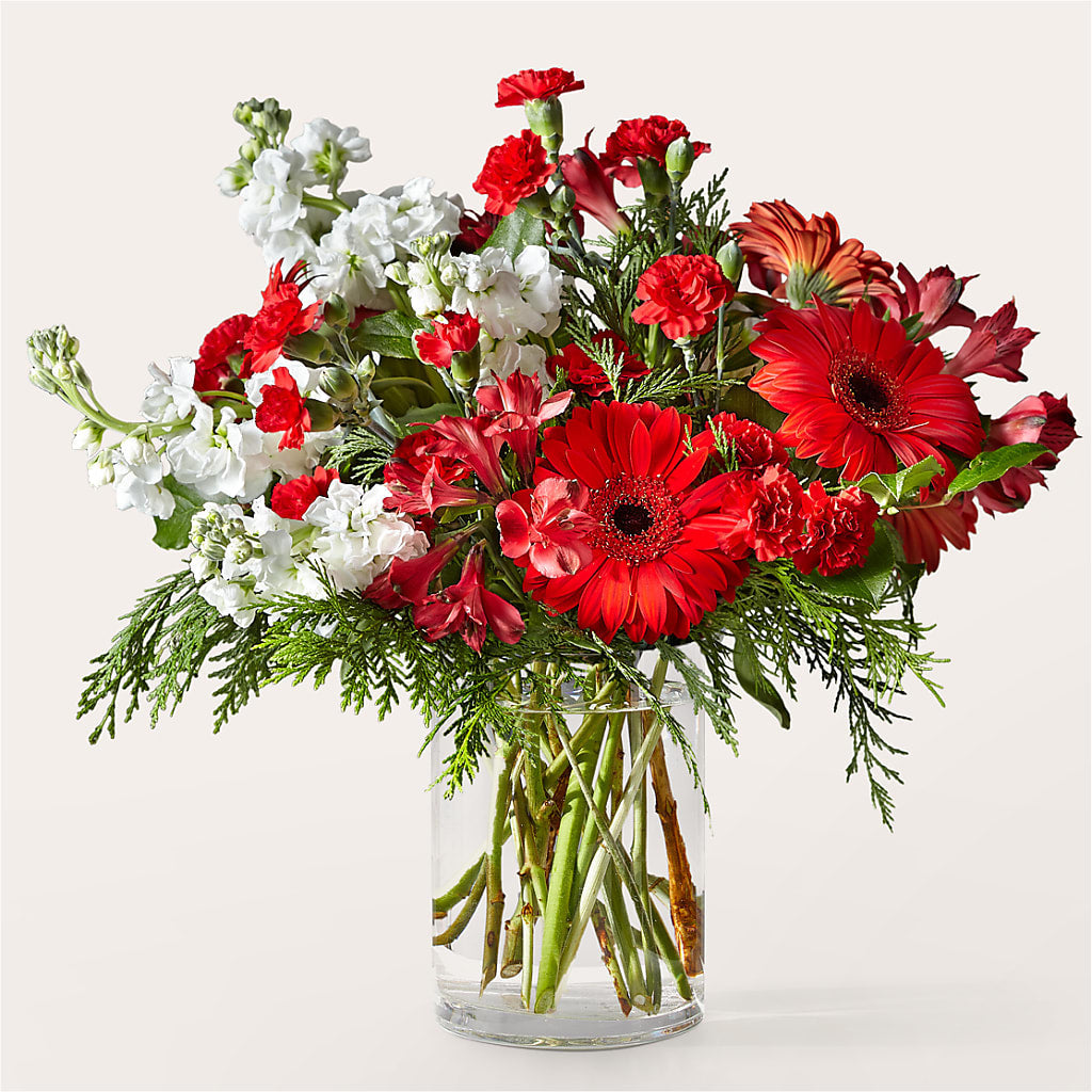Holidaisy Bouquet – The Love Bug Flowers, Timmins ON