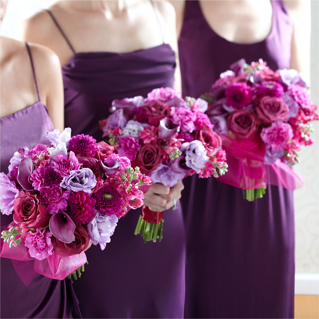 Bridesmaid's Garden Bouquet – The Love Bug Flowers, Timmins ON