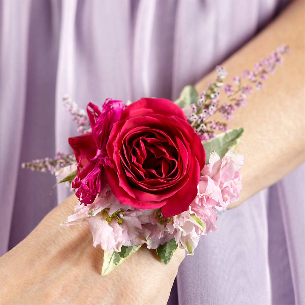 Rose Charm Corsage – The Love Bug Flowers, Timmins ON