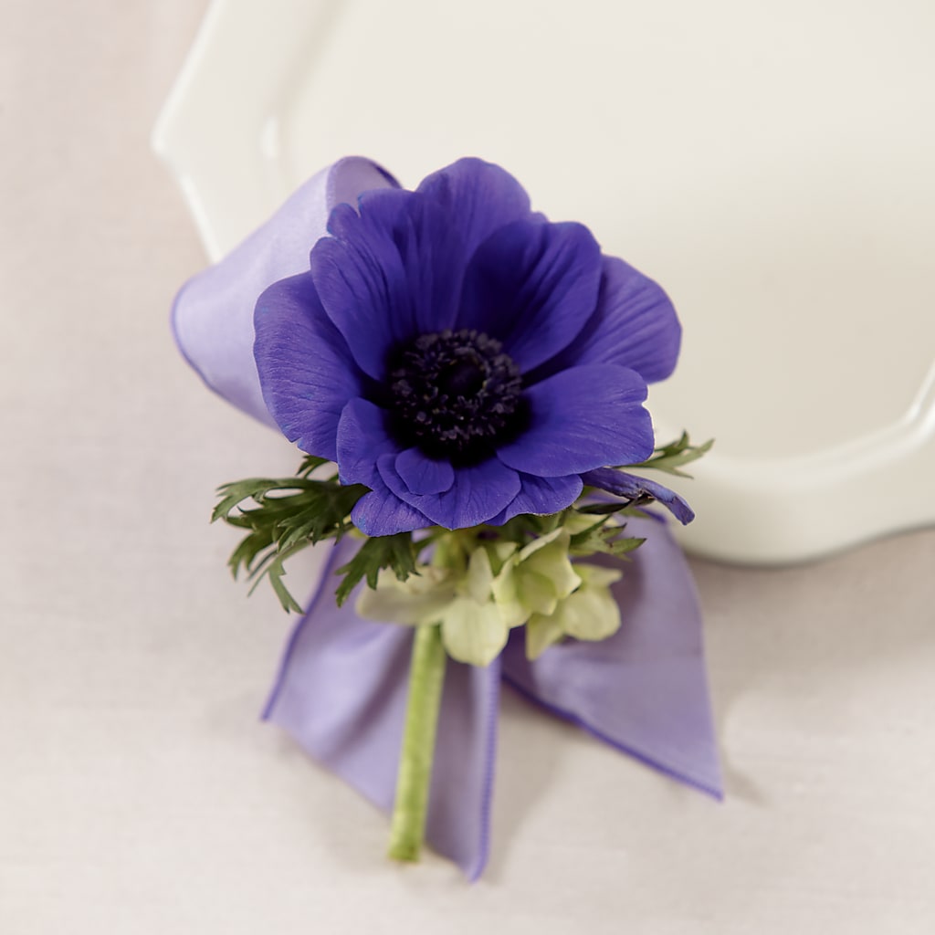 Purple Passion Boutonniere – The Love Bug Flowers, Timmins ON