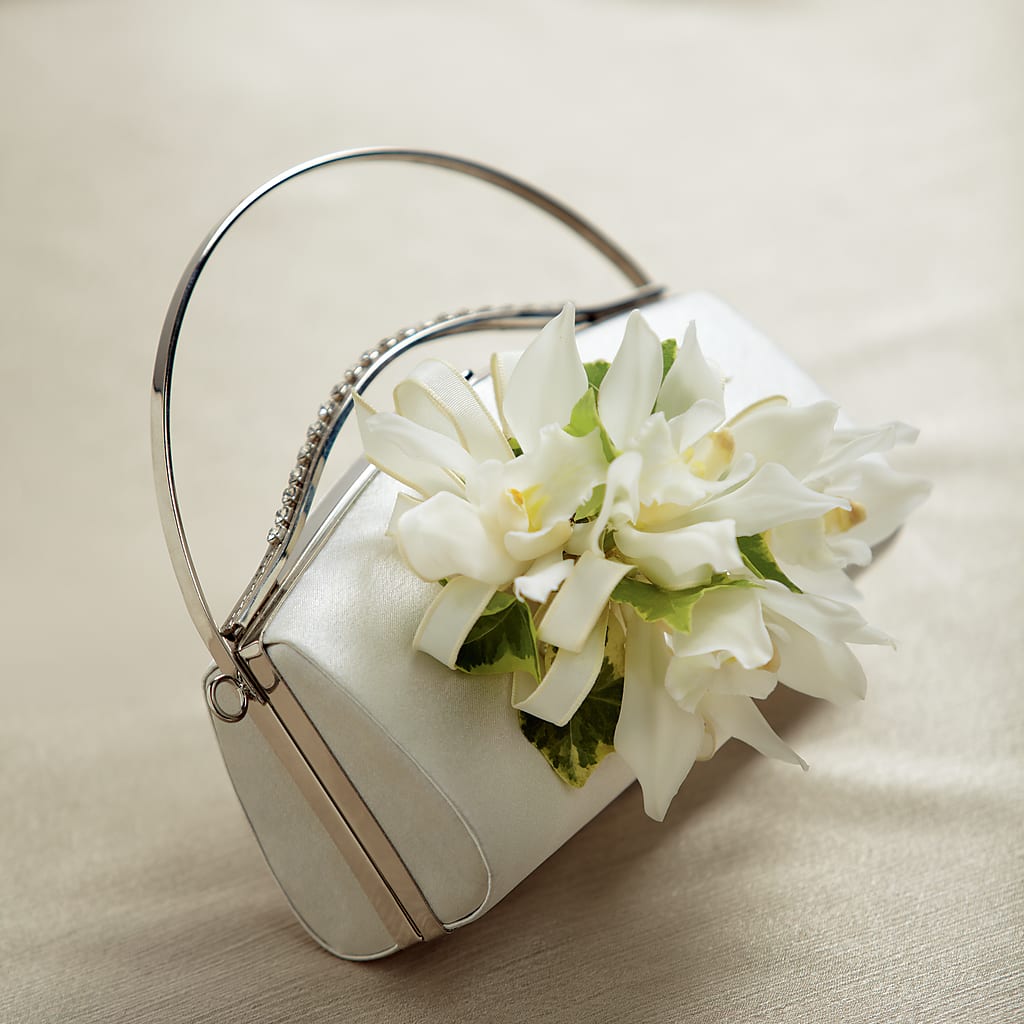 White Purse Decor – The Love Bug Flowers, Timmins ON