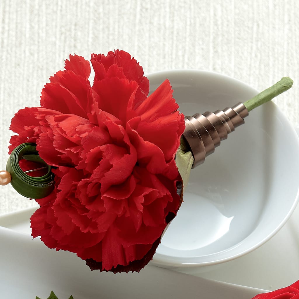 Red Carnation Boutonniere – The Love Bug Flowers, Timmins ON
