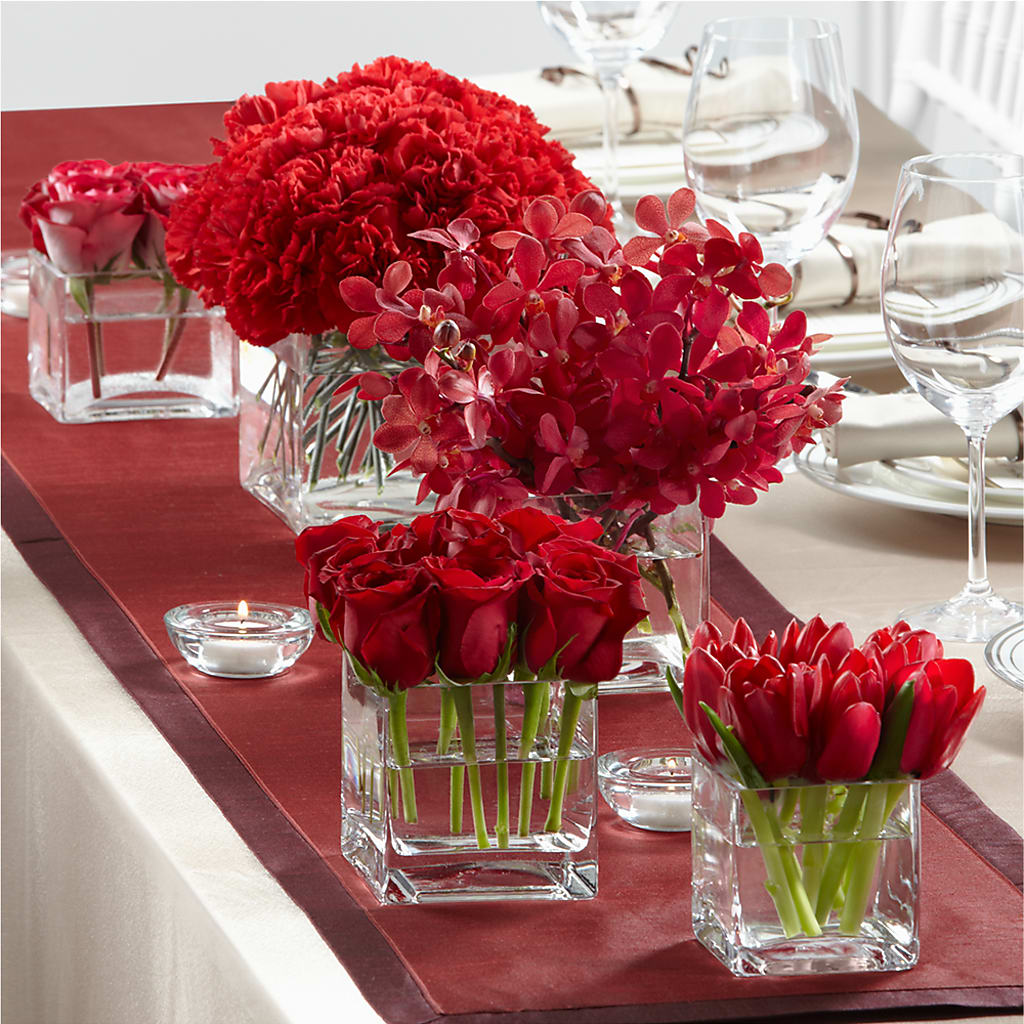 Modern Grace Centerpiece – The Love Bug Flowers, Timmins ON