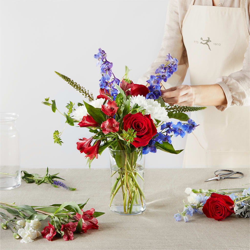 Star Spangled - A Florist Original –  The Love Bug Flowers, Timmins ON