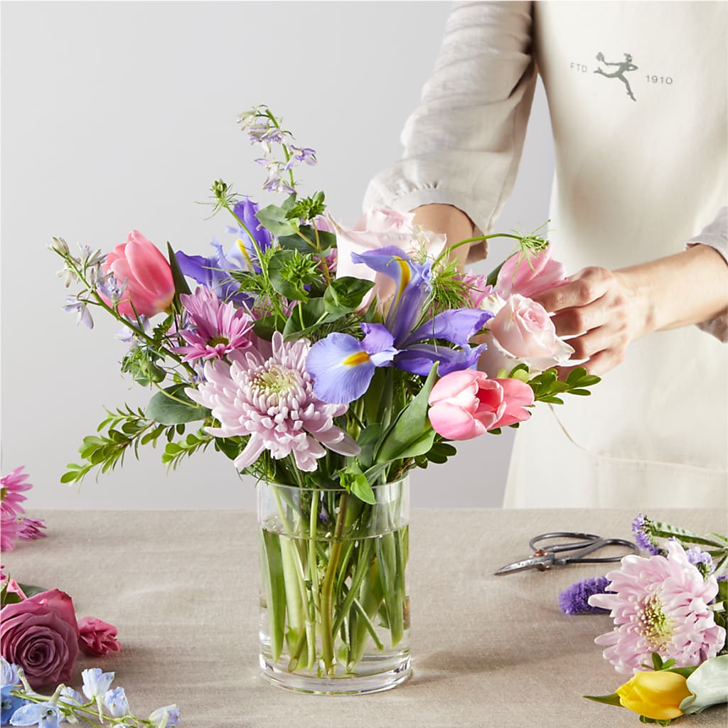 Pastel Tradition - A Florist Original –  The Love Bug Flowers, Timmins ON