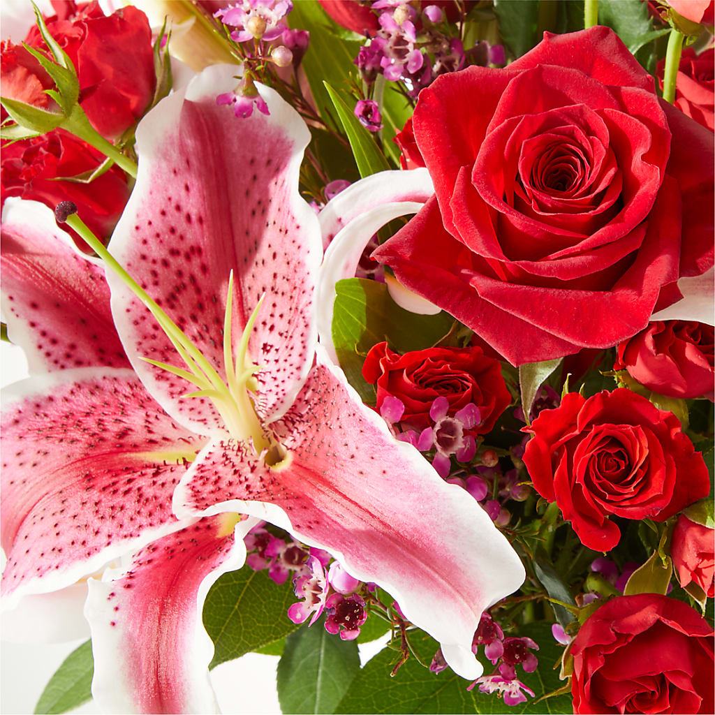 Match Made in Heaven Bouquet –  The Love Bug Flowers, Timmins ON