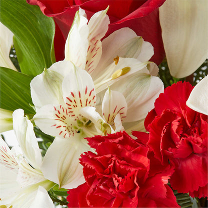 Holiday Season Bouquet –  The Love Bug Flowers, Timmins ON