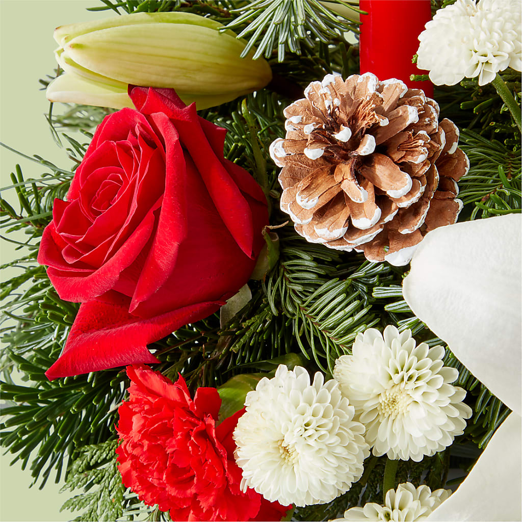 Seasonal Festivities Centerpiece –  The Love Bug Flowers, Timmins ON