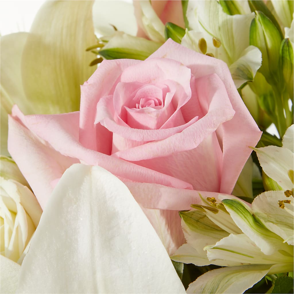 Kindhearted Bouquet –  The Love Bug Flowers, Timmins ON