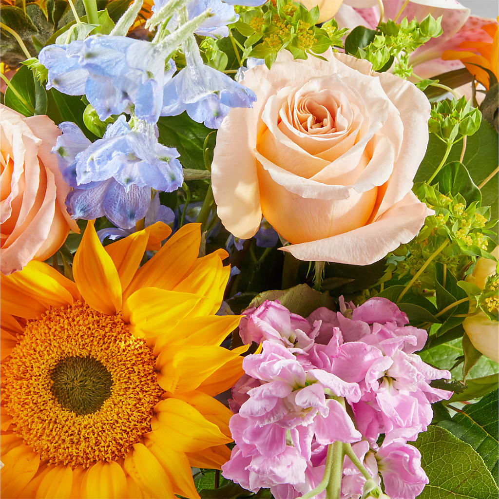 Dreamy Meadows Bouquet –  The Love Bug Flowers, Timmins ON