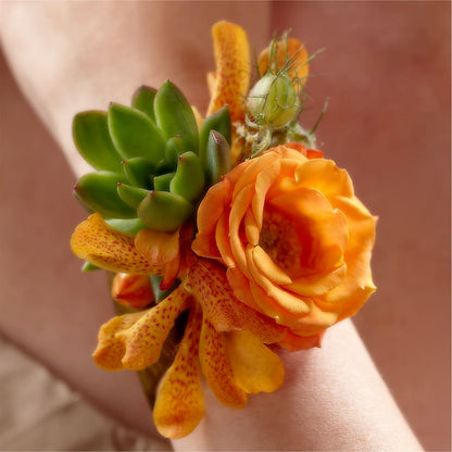 Irresistible Love Wrist Corsage –  The Love Bug Flowers, Timmins ON